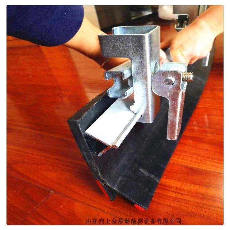 導(dǎo)料槽的壓緊裝置 防溢裙板夾持器  卡子 現(xiàn)貨鍍鋅夾持器M16
